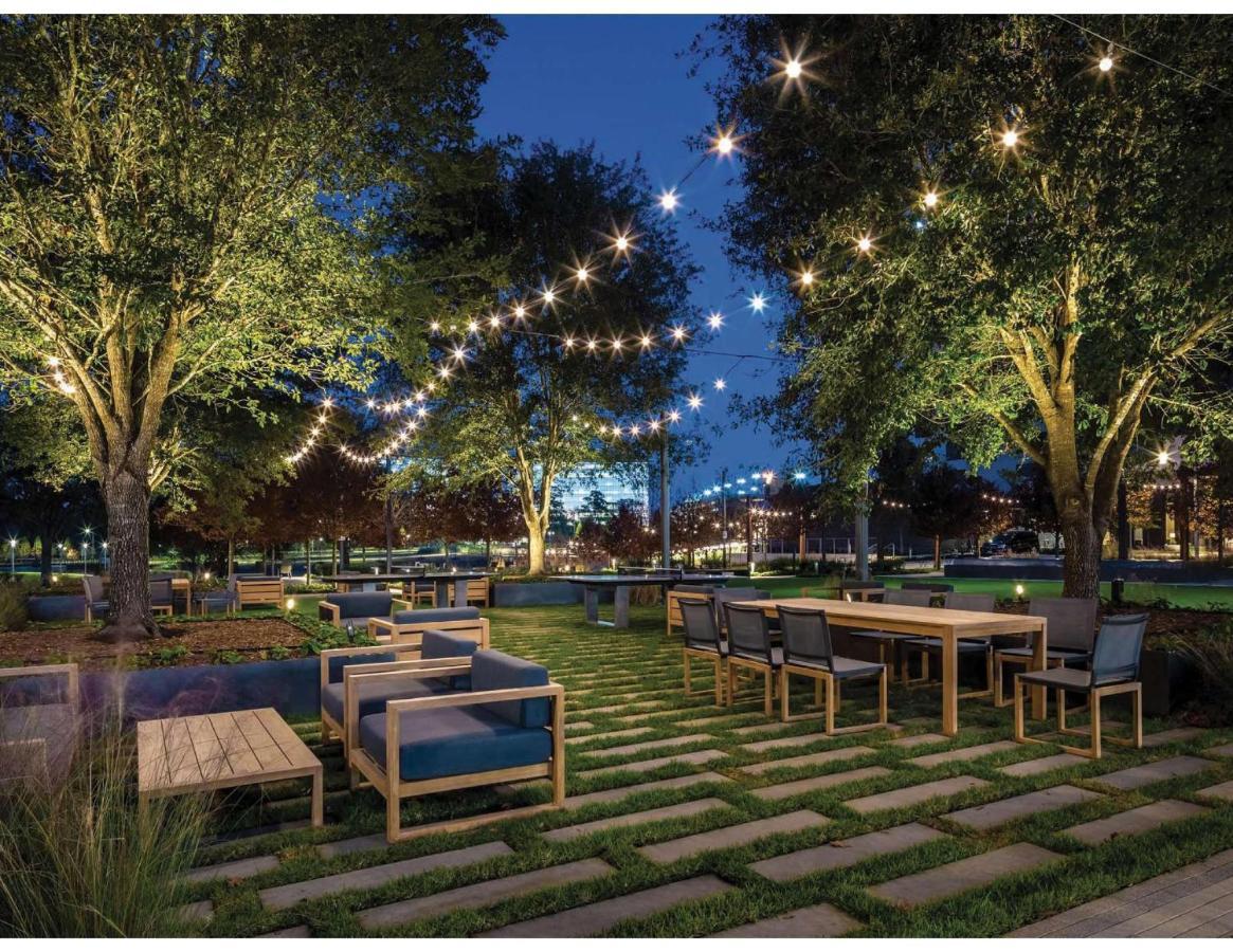 Houston Cityplace Marriott At Springwoods Village Exterior photo